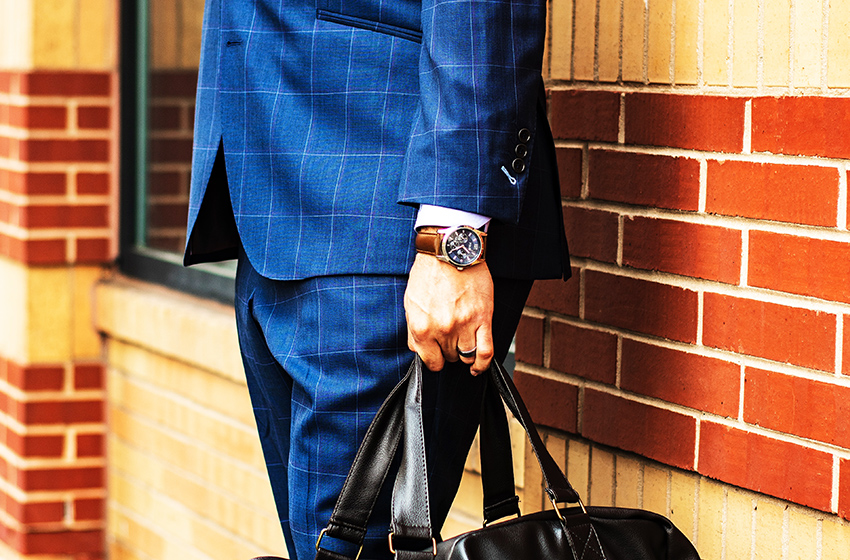 ८१ बर्षीय बृद्ध बुबाले ५३ बर्षिय छोरालाइ सांग्लोले बाँधेर पाल्दै, धुरु धुरु रोए बृद्ध बुबा